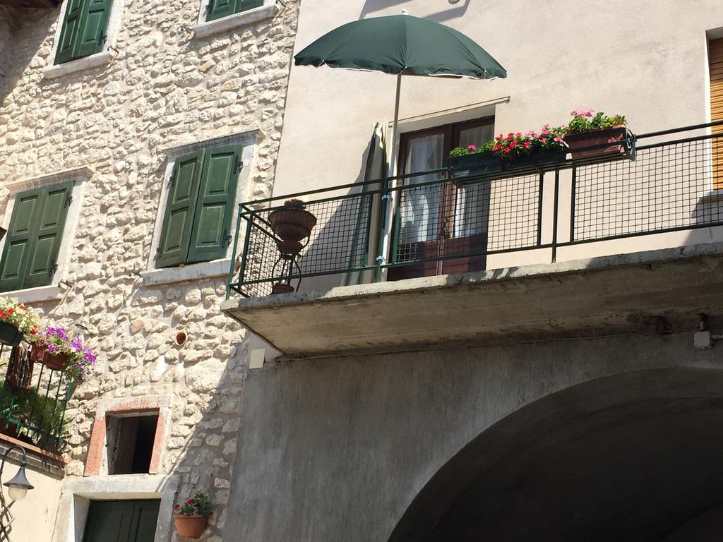Casa Valentina Apartment Бренцоне сул Гарда Екстериор снимка