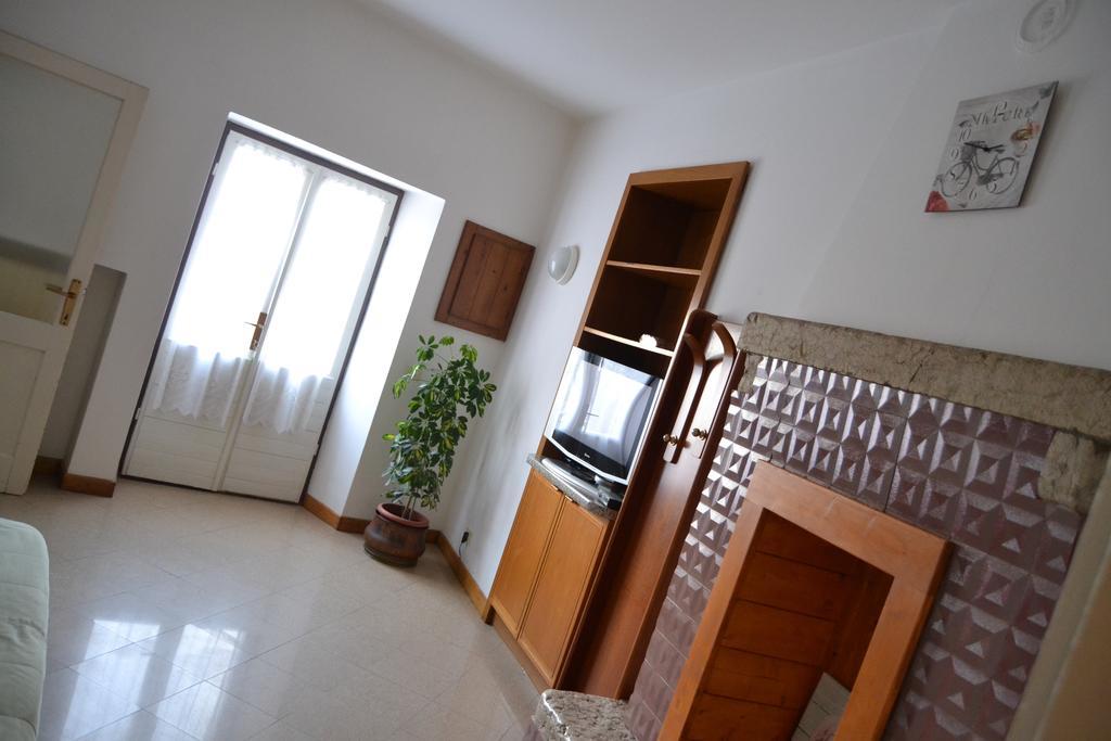 Casa Valentina Apartment Бренцоне сул Гарда Екстериор снимка